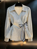Franclia Fashionable Waist-Cinching Printed Blouse - White and Black